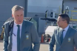 ancelotti-revela-o-estagio-da-selecao-ao-desembarcar-nos-eua