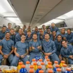 neymar-posta-foto-no-aviao-com-jogadores-no-embarque-da-selecao-brasileira-para-os-eua