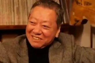 yutaka-mizutani-participa-de-programa-de-fumio-takada-apos-7-anos-e-reage-a-brincadeiras-sobre-casa