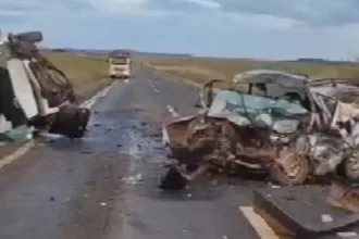 tres-pessoas-morrem-apos-acidente-entre-van-da-saude-e-carro-na-go-230