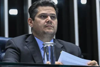 alcolumbre-diz-que-pec-sobre-escala-6×1-passara-por-comissoes-do-senado-–-cnn-brasil