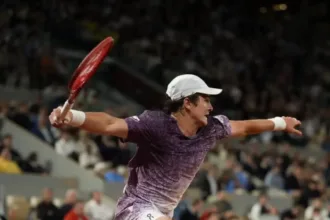 joao-fonseca-cai-em-roland-garros-apos-campanha-heroica