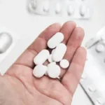 anvisa-suspende-lotes-de-medicamentos-para-controle-de-pressao-e-para-cancer;-entenda