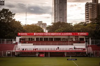estadio-do-vila-recebe-evento-de-troca-de-figurinhas-da-copa;-veja-o-dia