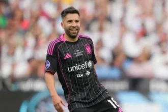 jordi-alba-acusa-roubo-de-liga-contra-atletico-com-mateu-lahoz