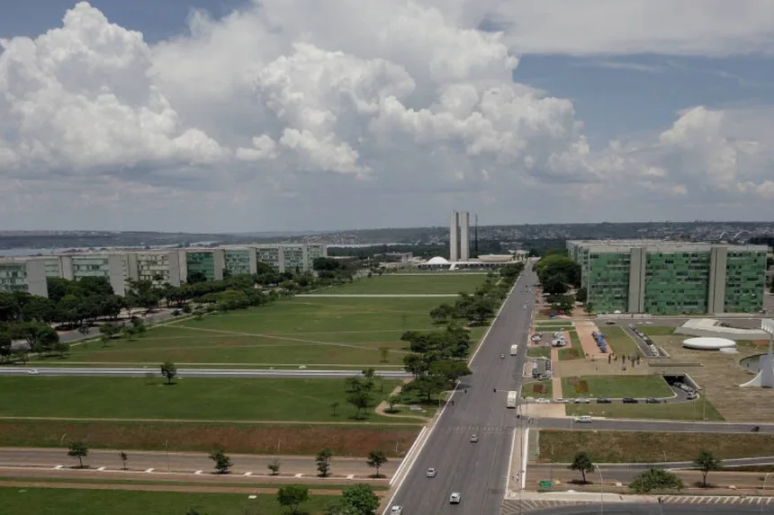 suspeita-de-bomba-em-mala-fecha-parte-da-esplanada-dos-ministerios,-em-brasilia
