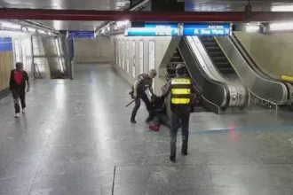 seis-feridos-apos-policial-reagir-a-tentativa-de-roubo-na-estacao-sao-bento-do-metro-em-sao-paulo