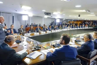 em-reuniao-ministerial,-lula-diz-que-o-pais-nao-fara-“politica-de-vira-lata-diante-das-grandes-potencias”-–-brasil-247