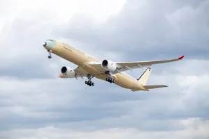 aviao-que-fara-rota-mais-longa-do-mundo-faz-primeiro-voo-de-teste;-veja-como-foi-a-viagem