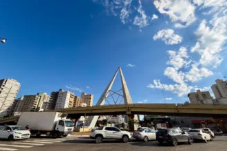 obras-no-monumento-dos-dois-marcos-mudam-transito-nas-avenidas-85-e-t-63-no-feriado;-veja-rotas