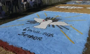 tapetes-de-corpus-christi:-conheca-a-origem-da-tradicao-que-renova-a-fe-de-geracoes-em-goias