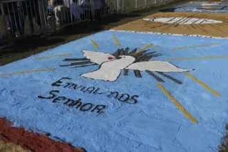tapetes-de-corpus-christi:-conheca-a-origem-da-tradicao-que-renova-a-fe-de-geracoes-em-goias