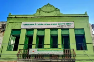 criminosos-invadem-terreiro-de-umbanda-no-rio-e-furtam-fiacao-eletrica