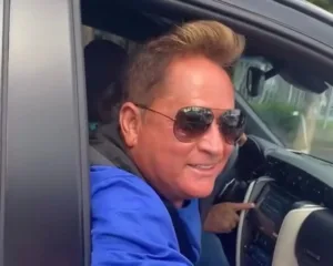 zero-alcool?-leonardo canta para-policial-ao-fazer-teste-do-bafometro;-assista-ao-video