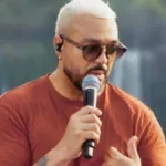 belo-faz-piada-com-criticas-a-hino-cantado-com-alcione-no-maracana-–-uol
