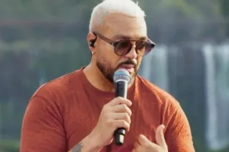 belo-faz-piada-com-criticas-a-hino-cantado-com-alcione-no-maracana-–-uol