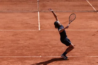 zverev-derrota-cobolli-na-final-de-roland-garros-e-conquista-seu-primeiro-grand-slam-na-carreira