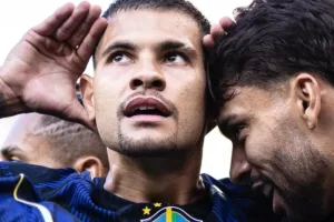 bruno-guimaraes-faz-campanha-pela-manutencao-de-paqueta-no-meio-campo