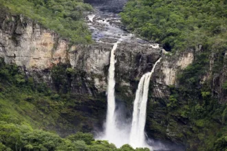 piloto-de-paramotor-mostra-goias-visto-do-alto-e-impressiona-com-imagens;-assista