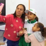 alunos-de-rio-verde-se-despedem-dos-pais-e-embarcam-para-imersao-em-portugal;-video