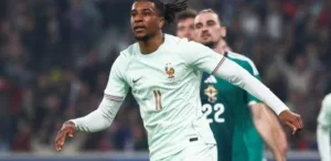 olise-faz-tres,-ofusca-mbappe-e-dembele,-e-franca-vence-a-irlanda-do-norte-–-uol