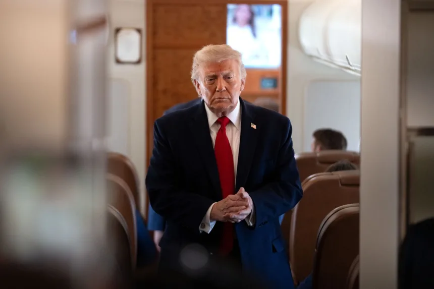 taxa-de-aprovacao-de-trump-segue-perto-de-minima-historica,-diz-pesquisa-–-valor-economico