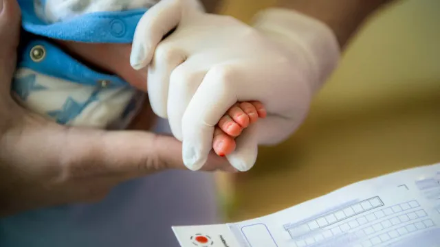 gemeos-siameses-ligados-pelo-abdomen-morrem-em-goiania-apos-infeccao