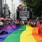 parada-lgbt+-reforca-distancia-da-direita-e-contrasta-com-marcha-para-jesus