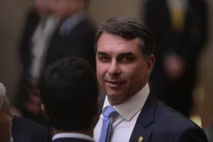 sem-definir-vice,-flavio-bolsonaro-diz-preferir-uma-mulher-para-a-vaga