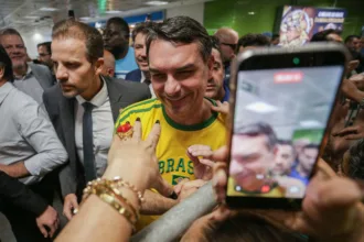 atlasintel-diz-que-so-mostrou-audio-de-flavio-bolsonaro-a-entrevistados-apos-questoes