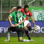 Atlético derrota América-MG em jogo emocionante