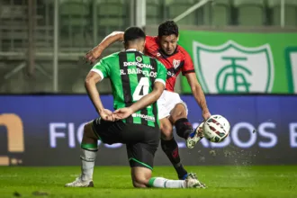 Atlético derrota América-MG em jogo emocionante
