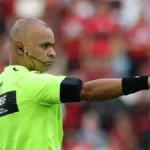 wilton-pereira-sampaio-ira-apitar-jogo-de-abertura-da-copa-do-mundo-entre-mexico-e-africa-do-sul