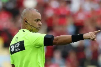 wilton-pereira-sampaio-ira-apitar-jogo-de-abertura-da-copa-do-mundo-entre-mexico-e-africa-do-sul