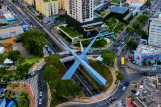 Revitalização do Monumento dos Três Marcos na Avenida 85 em Goiânia