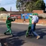 motorista-agride-coletores-de-lixo-com-pedaco-de-madeira-apos-discussao-em-goiania