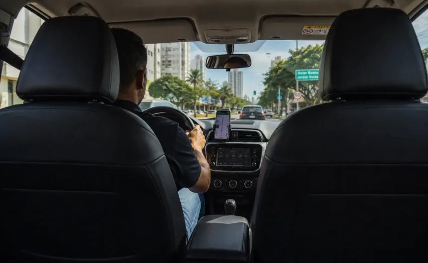 goias-tem-quatro-no-top-10:-veja-as-cidades-onde-passageiros-mais-esquecem-itens-no-uber