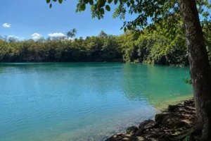 veja-como-chegar-na-misteriosa-lagoa-“sem-fundo”-de-niquelandia;-video