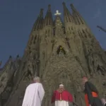 papa-leao-xiv-abencoa-e-inaugura-torre-da-sagrada-familia-–-cnn-brasil