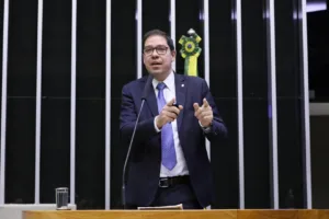 lavanderia-da-familia-de-presidente-do-pl-rj-multiplica-por-oito-faturamento-no-governo-claudio-castro,-com-mais-de-80%-dos-contratos-sem-licitacao-–-o-globo