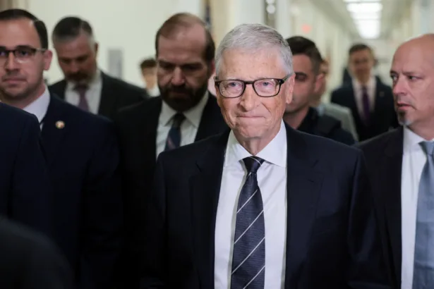 bill-gates-diz-que-epstein-tentou-chantagea-lo-por-sua-infidelidade-com-a-esposa,-melinda-gates