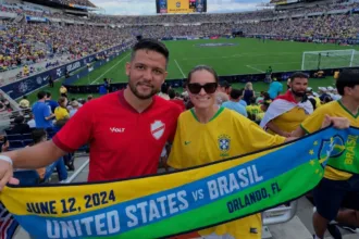 torcedor-do-vila-que-mora-na-florida-vai-cortar-dos-eua-de-carro-para-torcer-pelo-brasil