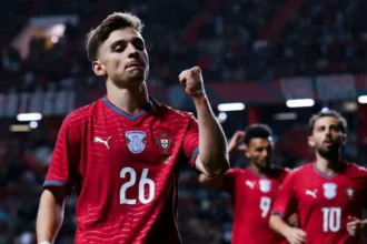 cristiano-ronaldo-passa-em-branco-em-vitoria-de-portugal