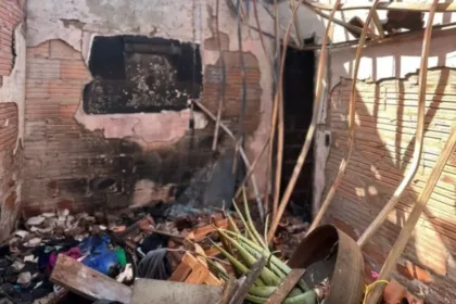 homem-ateia-fogo-na-casa-da-ex-apos-15-dias-de-relacionamento-em-rio-verde;-video