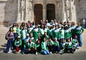 alunos-de-rio-verde-visitam-pontos-historicos-e-turisticos-de-portugal-durante-intercambio-educacional;-video