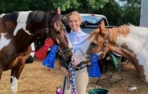 cavalo-cai-sobre-chloe-smith-em-massachusetts-e-mata-jovem-que-realizou-sonho-de-fazenda-semanas-antes