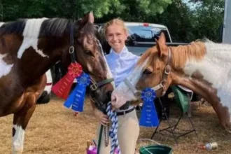 cavalo-cai-sobre-chloe-smith-em-massachusetts-e-mata-jovem-que-realizou-sonho-de-fazenda-semanas-antes