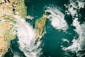 novo-ciclone-extratropical-se-forma-no-sul-e-derruba-temperaturas-com-chuva-forte-no-centro-sul-do-brasil