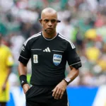 copa-do-mundo-2026:-arbitro-brasileiro-expulsa-tres,-anuncia-decisao-em-ingles-e-rende-memes