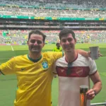 goiano-realiza-‘sonho-de-infancia’-e-assiste-abertura-da-copa-no-estadio-azteca